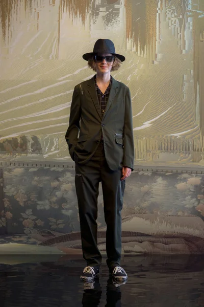 Look 2